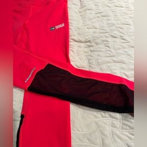 NorthFace Women’s size Medium leggings